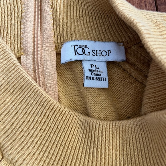 The Tog Shop mock neck sweater - Picture 2 of 2